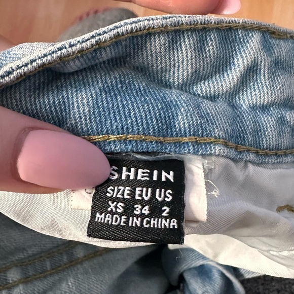 Floral Embroidered Distressed Jeans - Picture 2 of 2